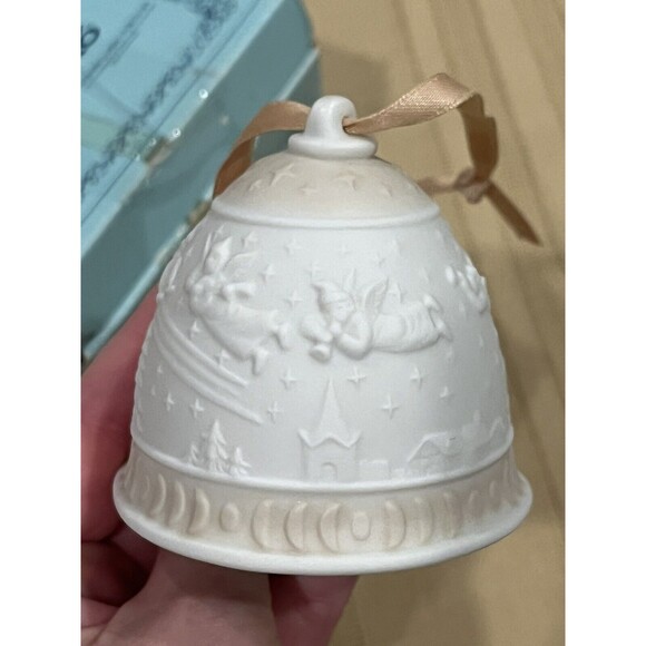 VINTAGE 1989 ANNUAL LLADRO CHRISTMAS BELL PORCELAIN BISQUE ORNAMENT With Box - Picture 2 of 8